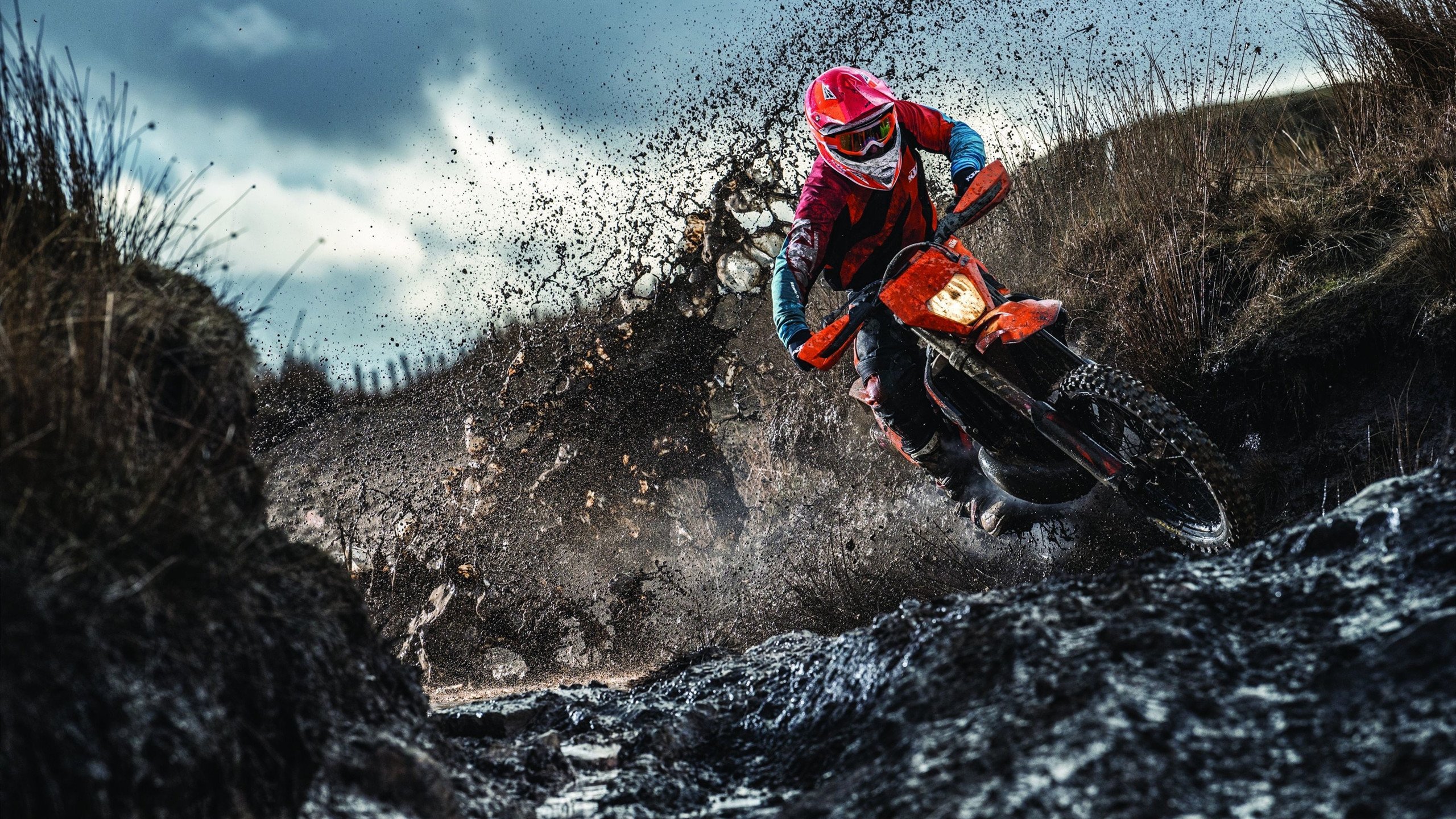 JIU YOU GAME-中国足球青训课程更新加入战术问题场景模拟，中国足球青训将来的发展